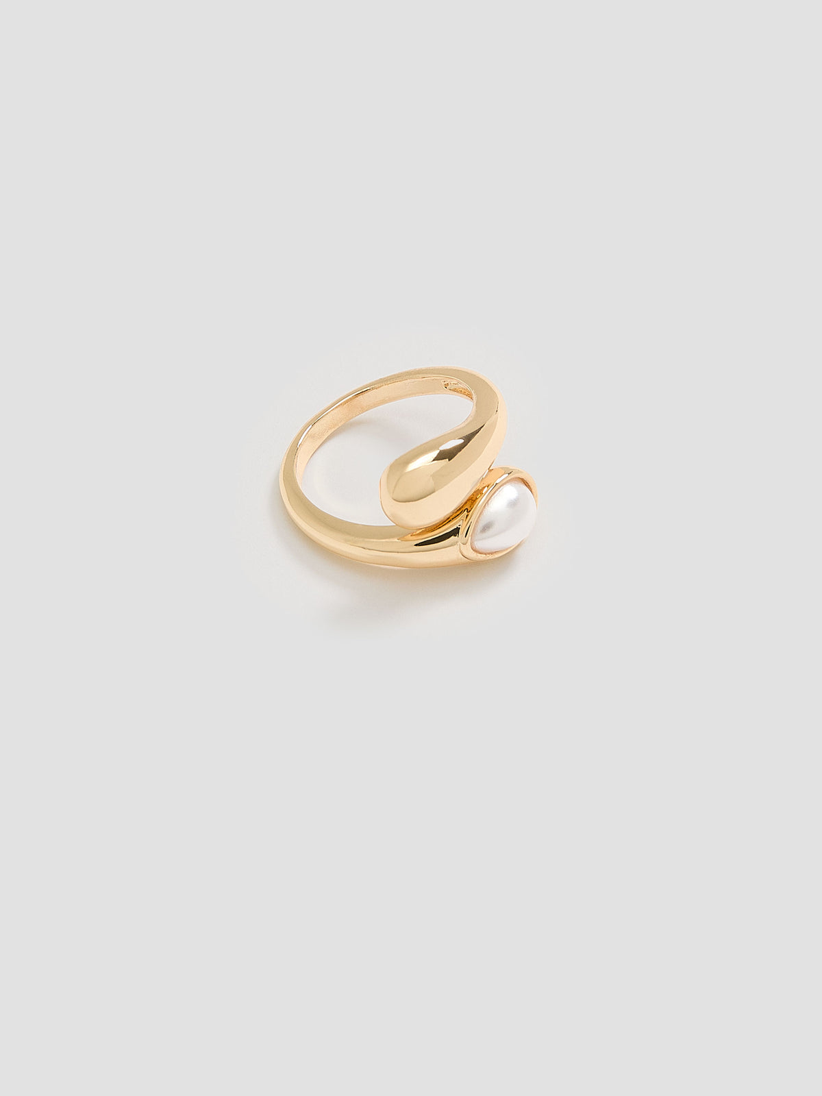 Ring with Pearl