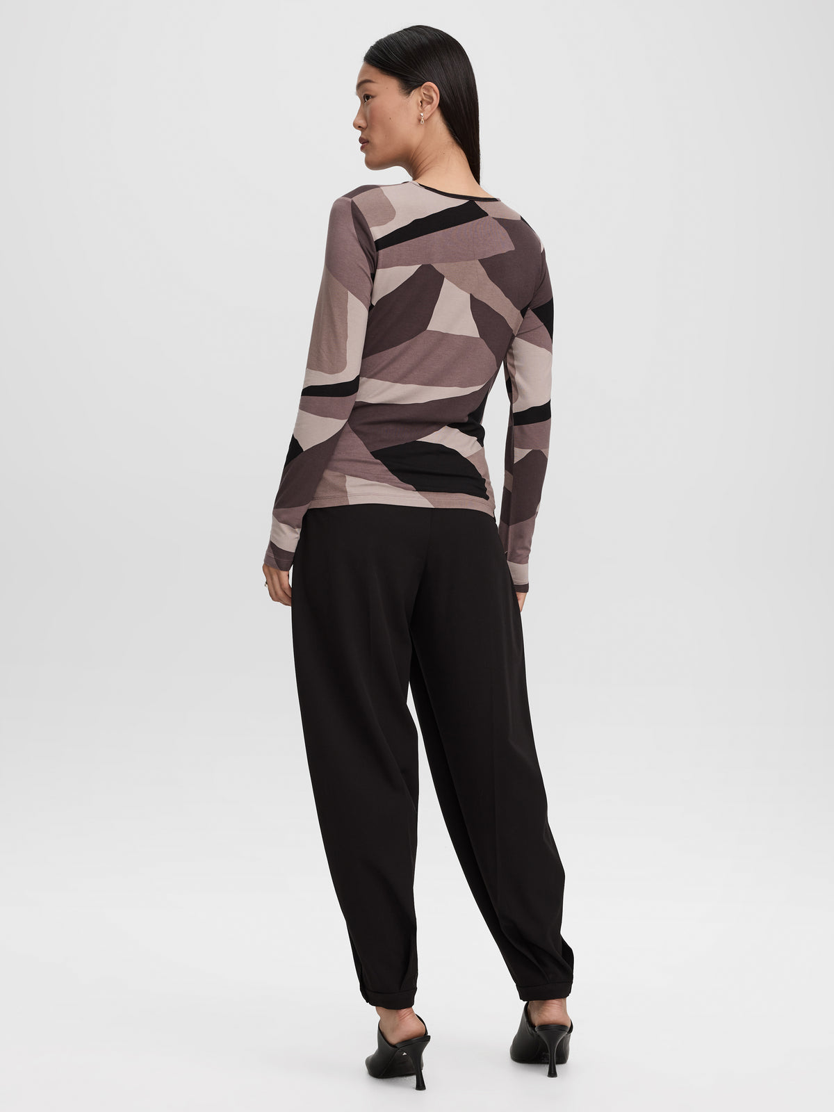 Long-Sleeve Crew-Neck T-Shirt - R Essentials