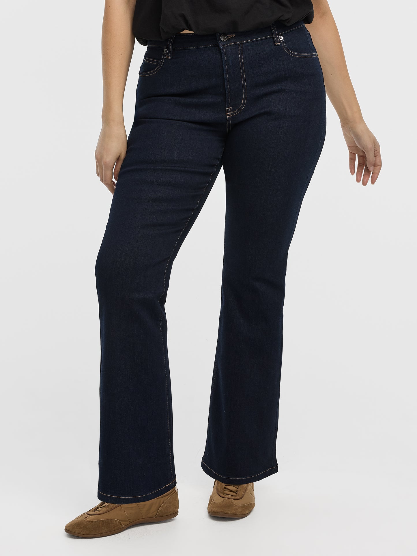Boot-Leg Mid-Rise Jean - Curvy Fit