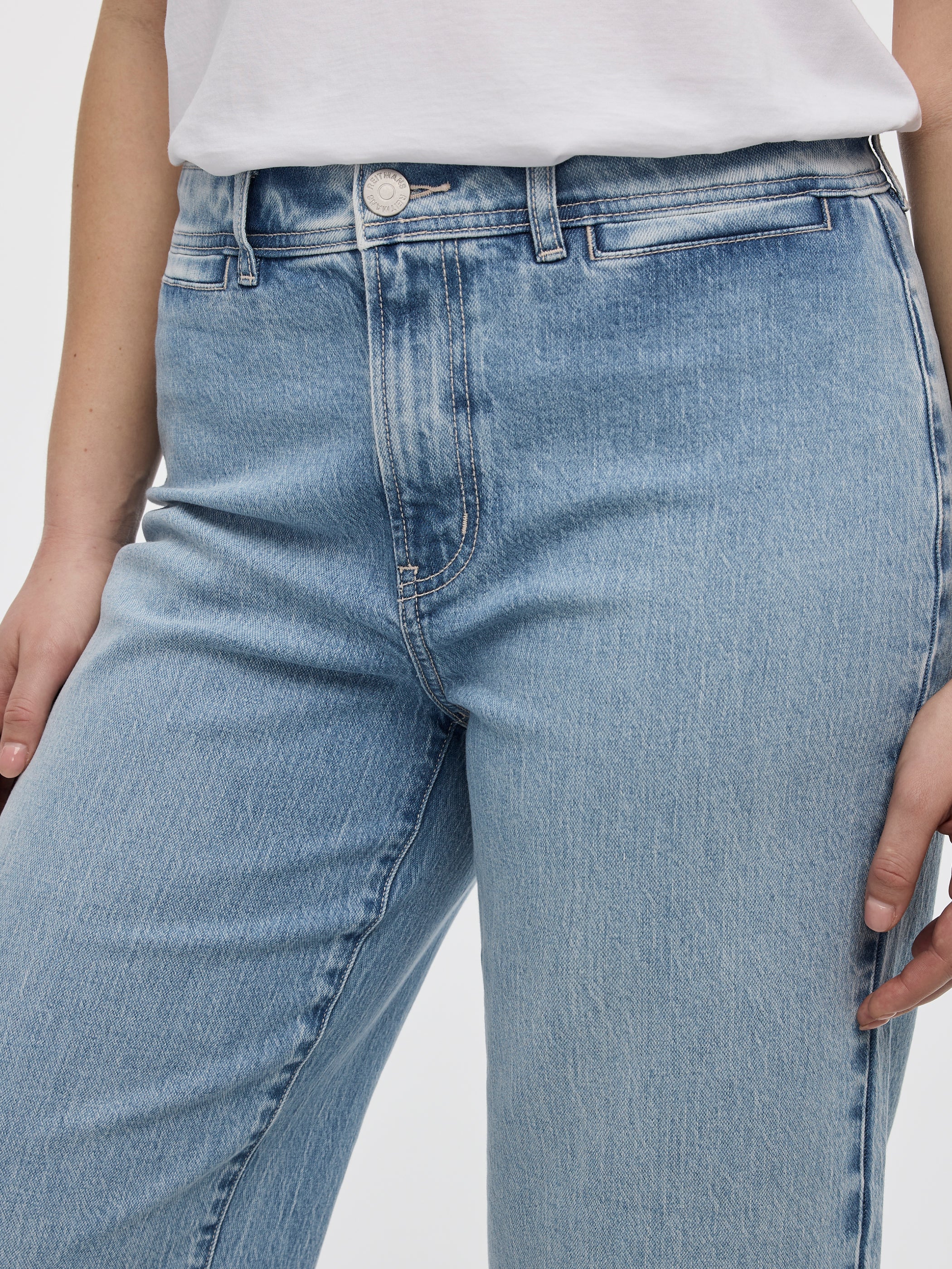 Straight-Leg High-Rise Cropped Mariner Jean