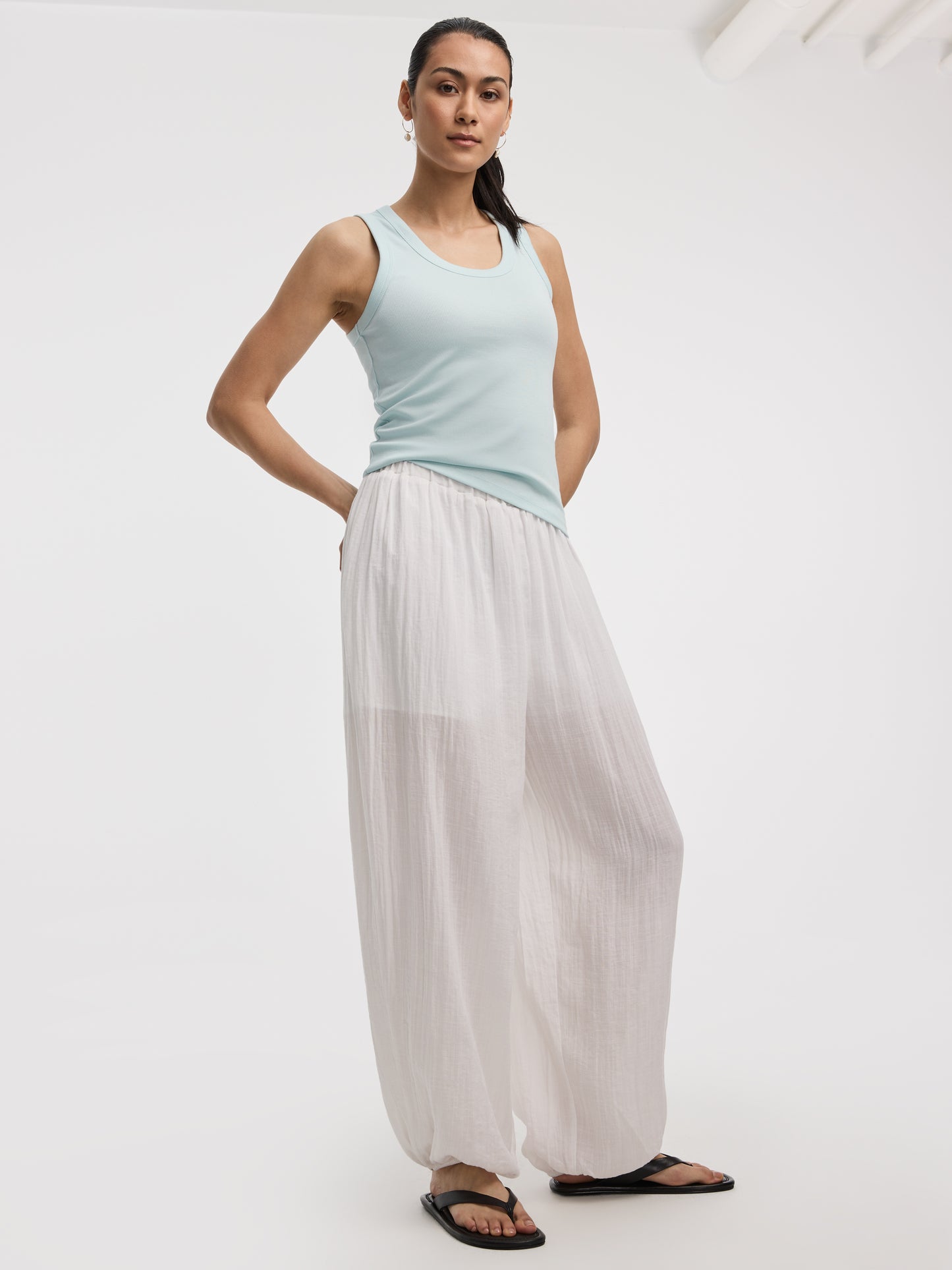 Camisole côtelée à col dégagé