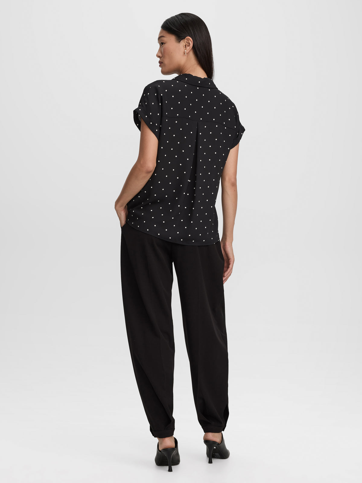 Extended-Sleeve V-Neck Flowy Blouse - R Essentials