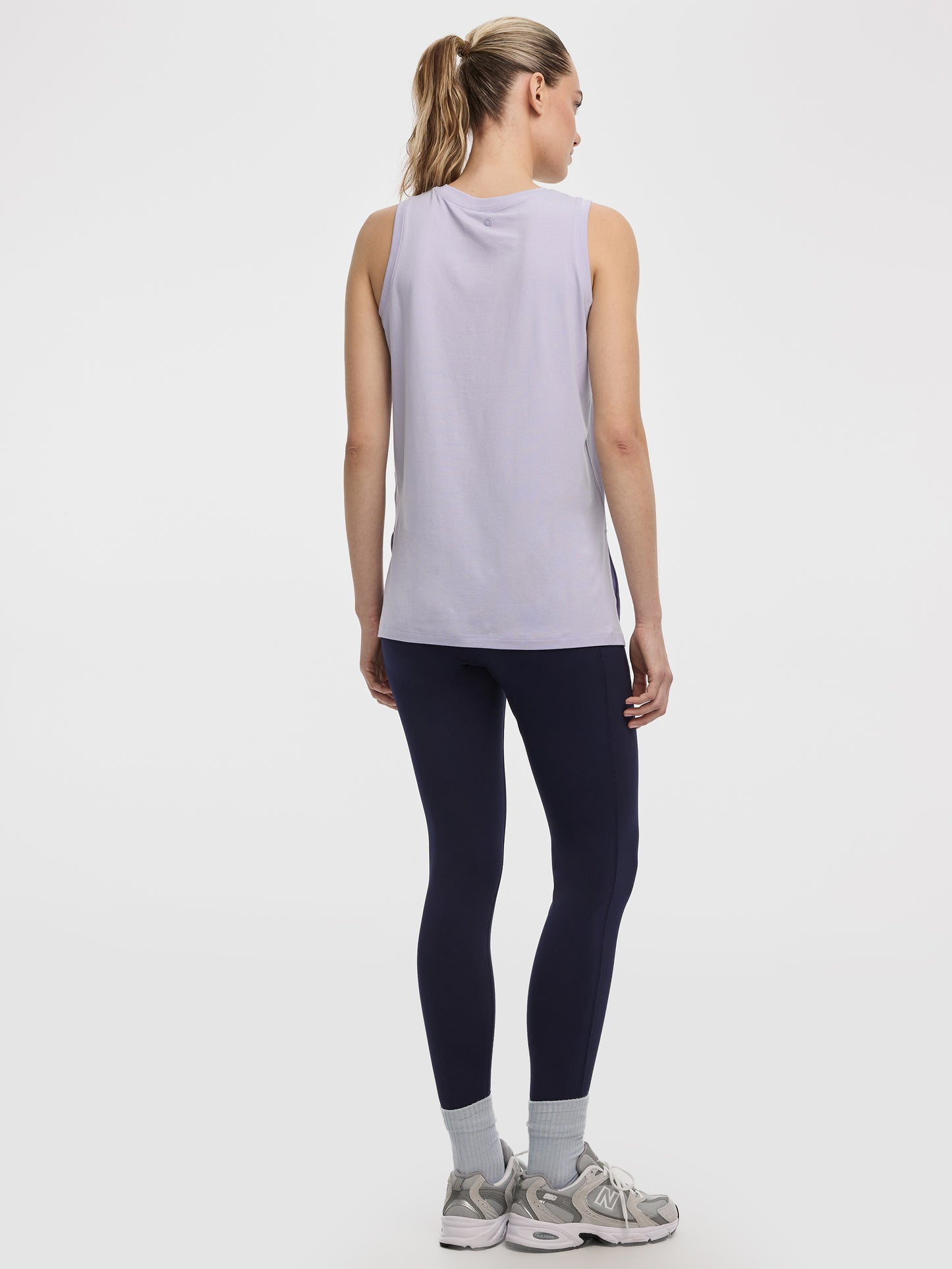 Loose Crew-Neck Tank - Hyba
