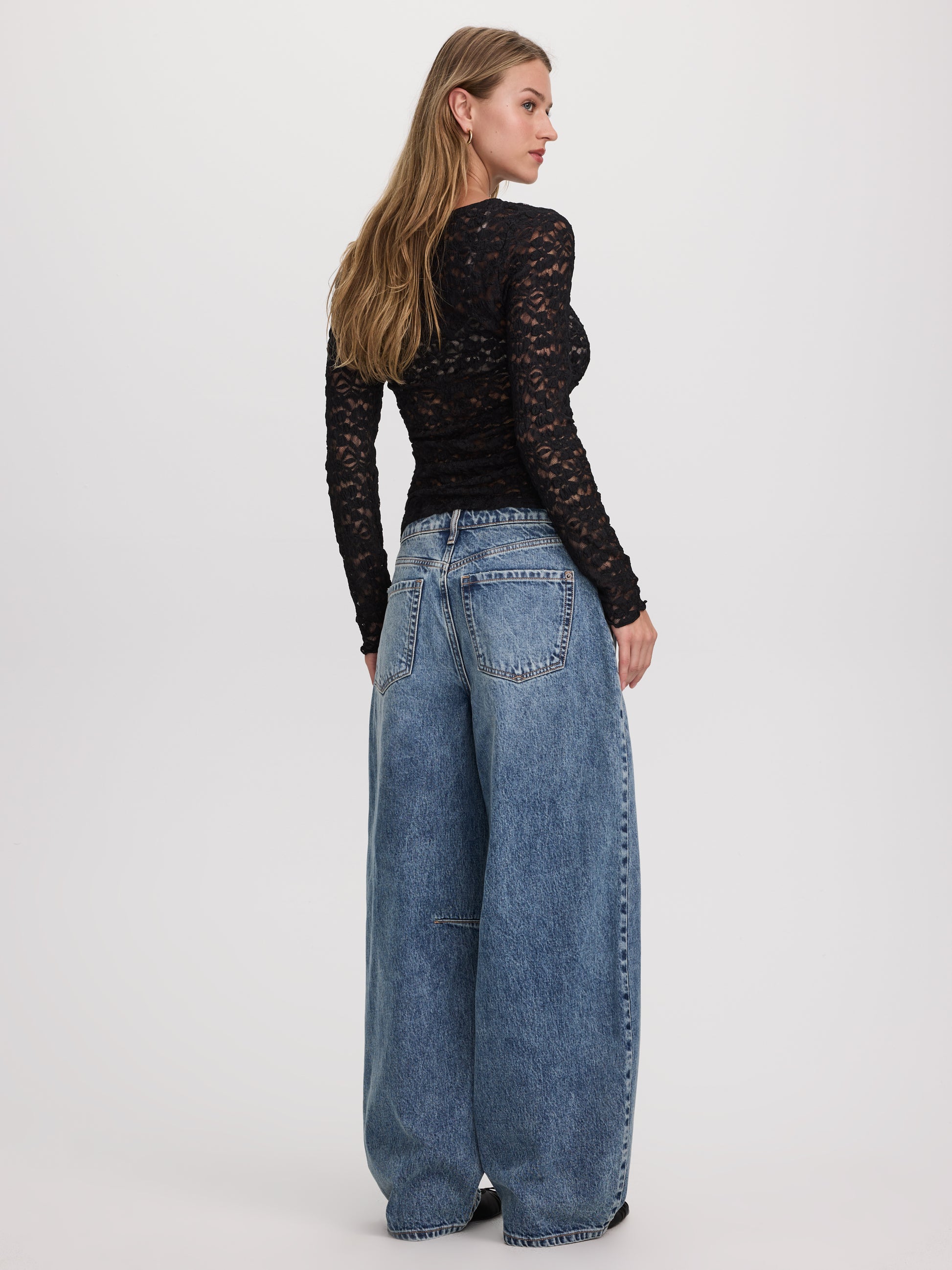 Mid-Rise Barrel Jean