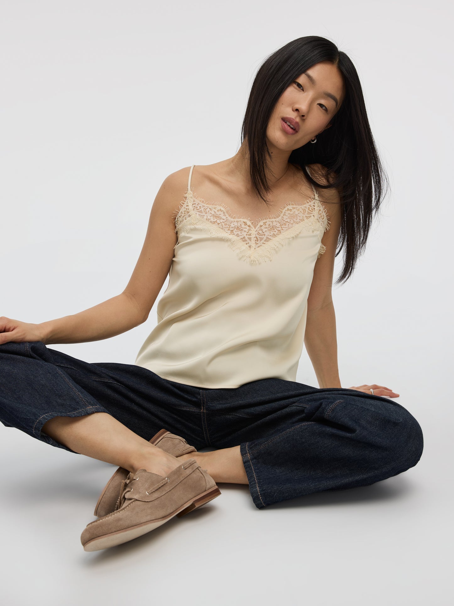 Camisole à col V avec dentelle 