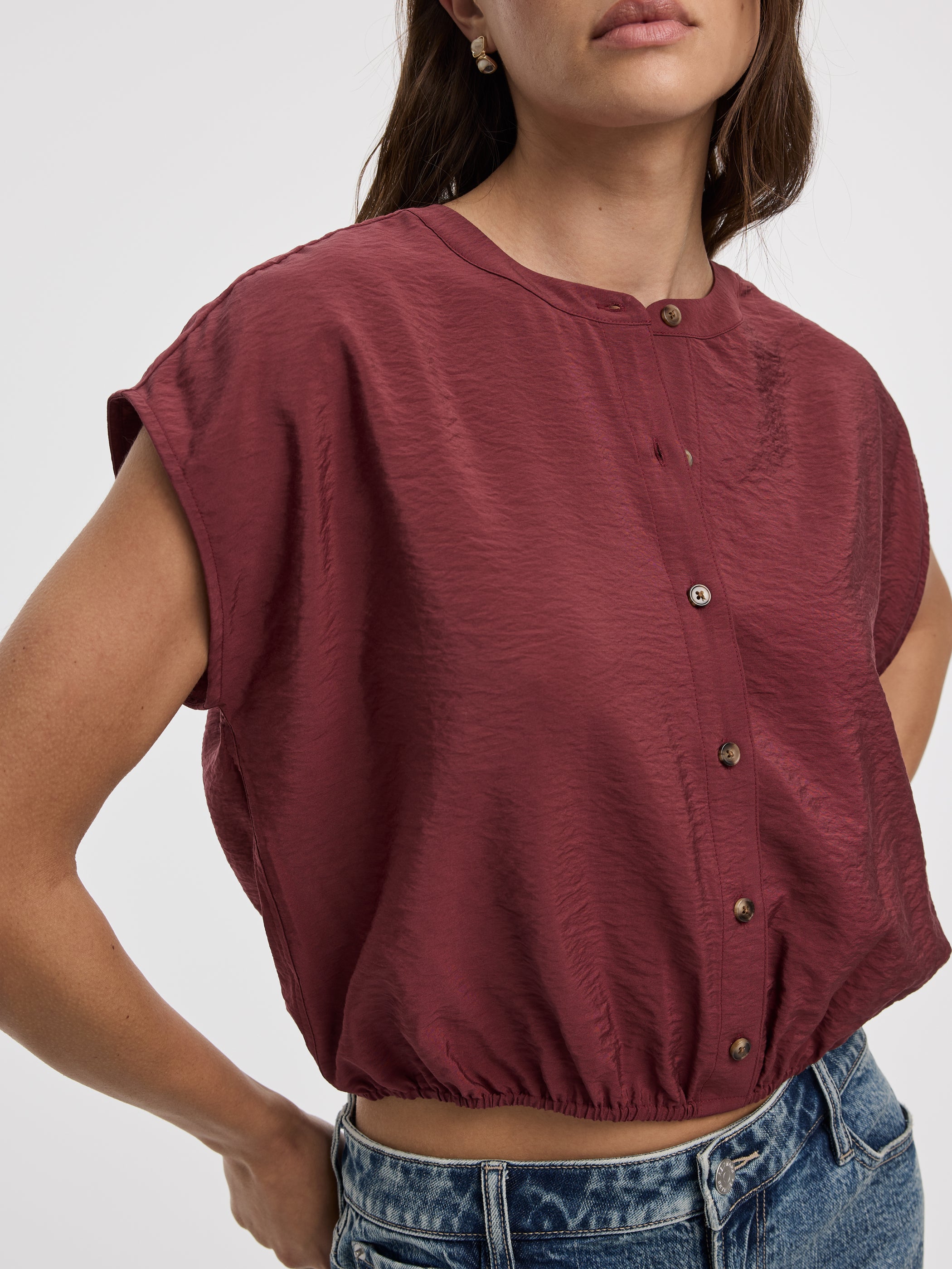 Extended-Sleeve Crew-Neck Buttoned-Down Blouse