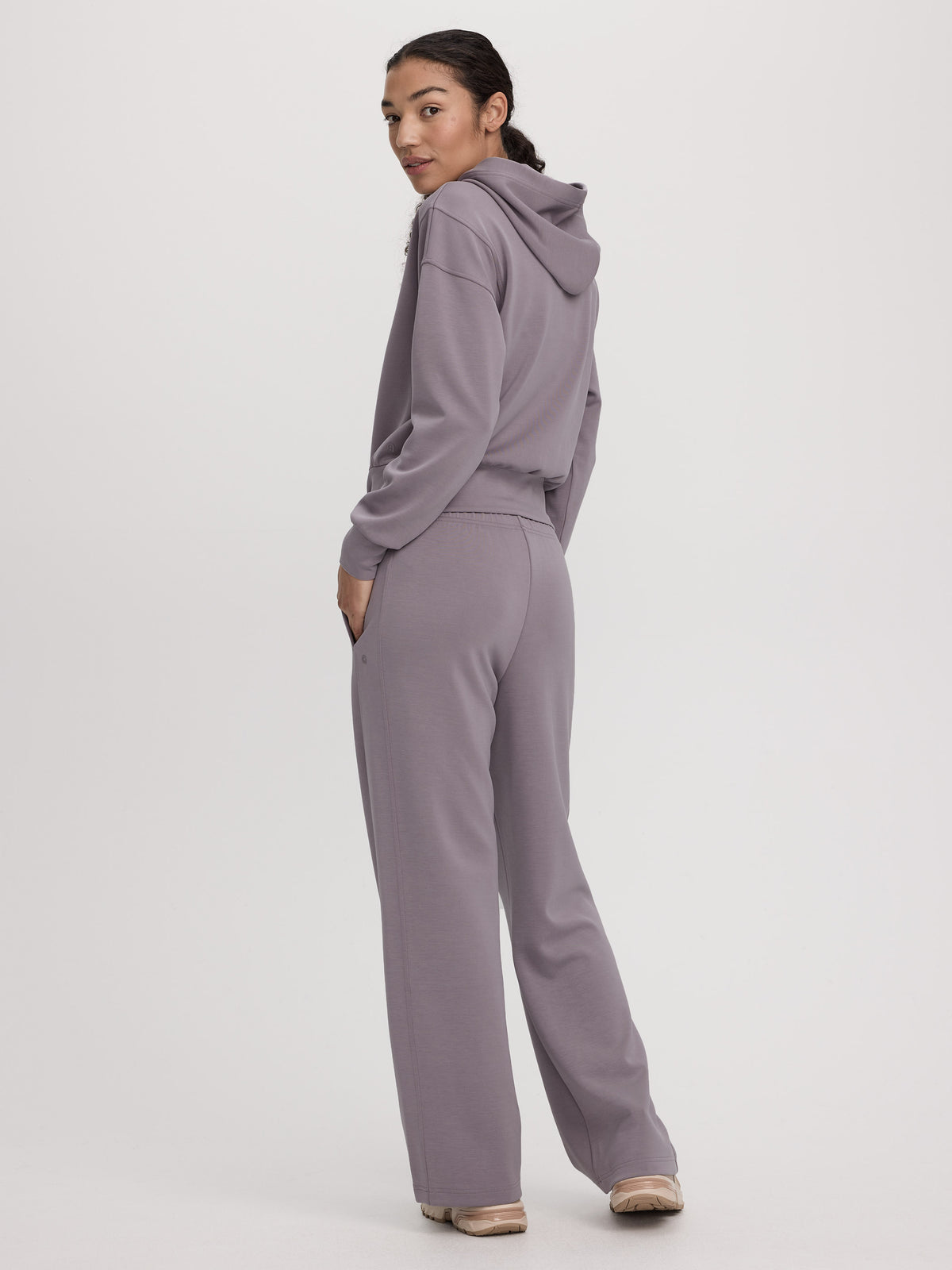 Straight-Leg Pull-On Pant - HYLUX Hyba