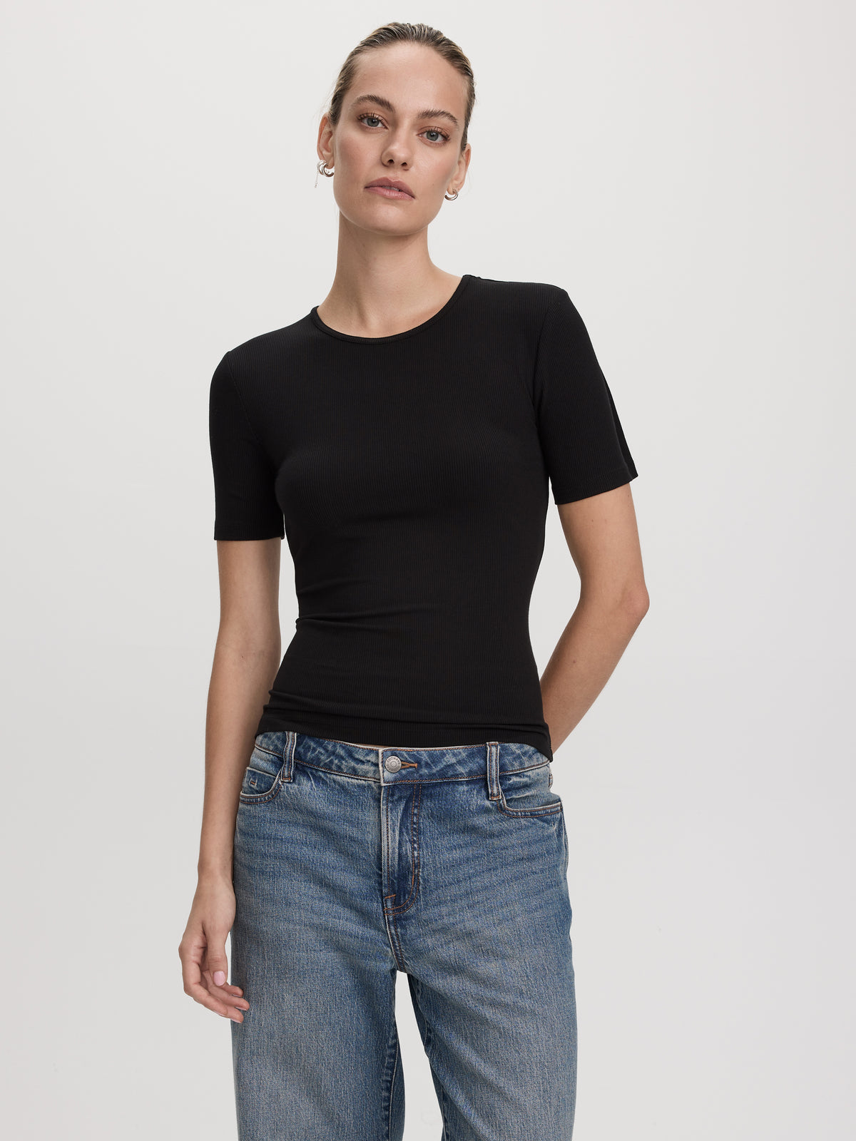 Short-Sleeve Crew-Neck Ribbed T-Shirt - R Essentials