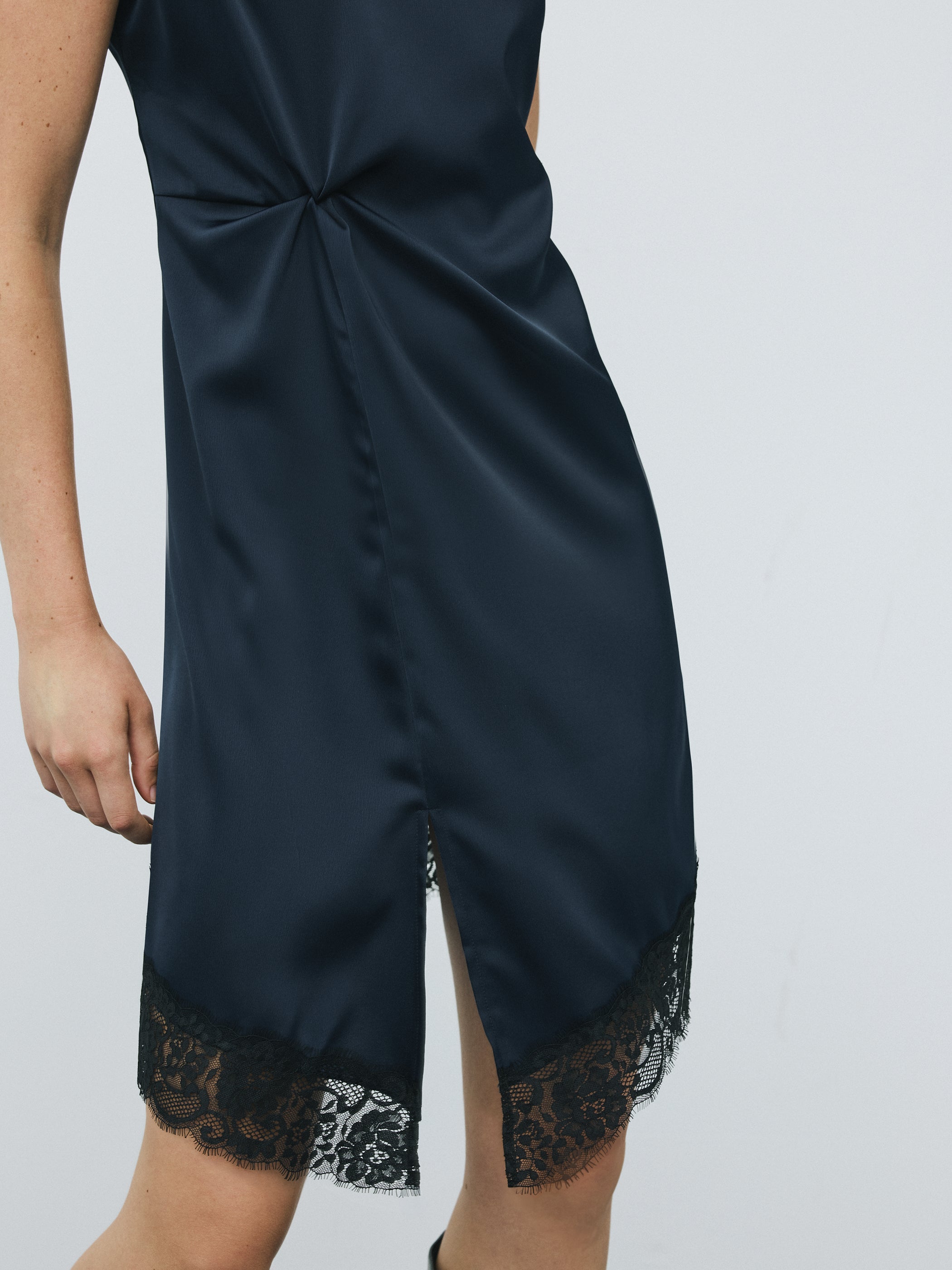 Fitted Cocktail Dress with Knot and Lace Trim