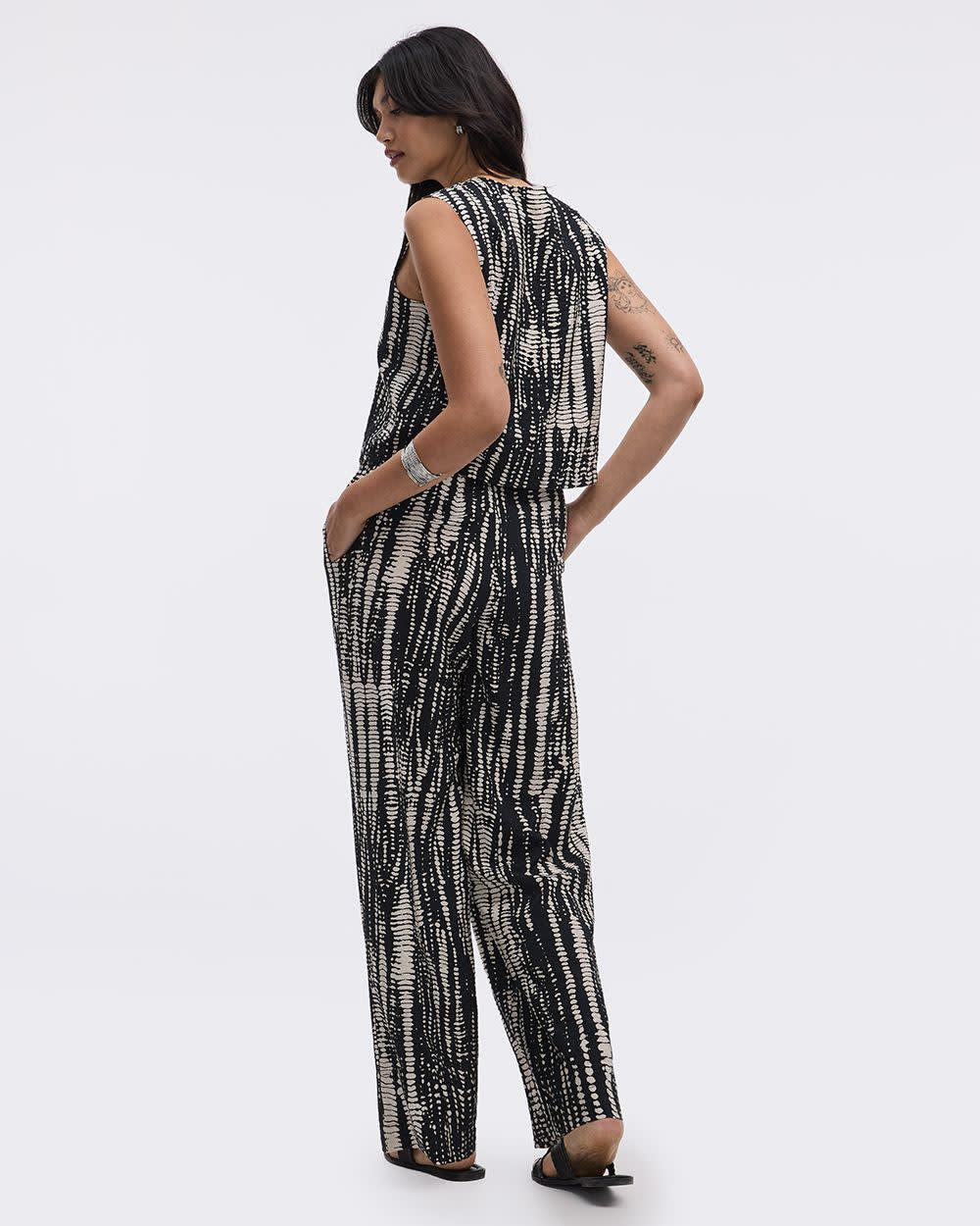 Extended-Sleeve V-Neck Buttoned-Down Blouse