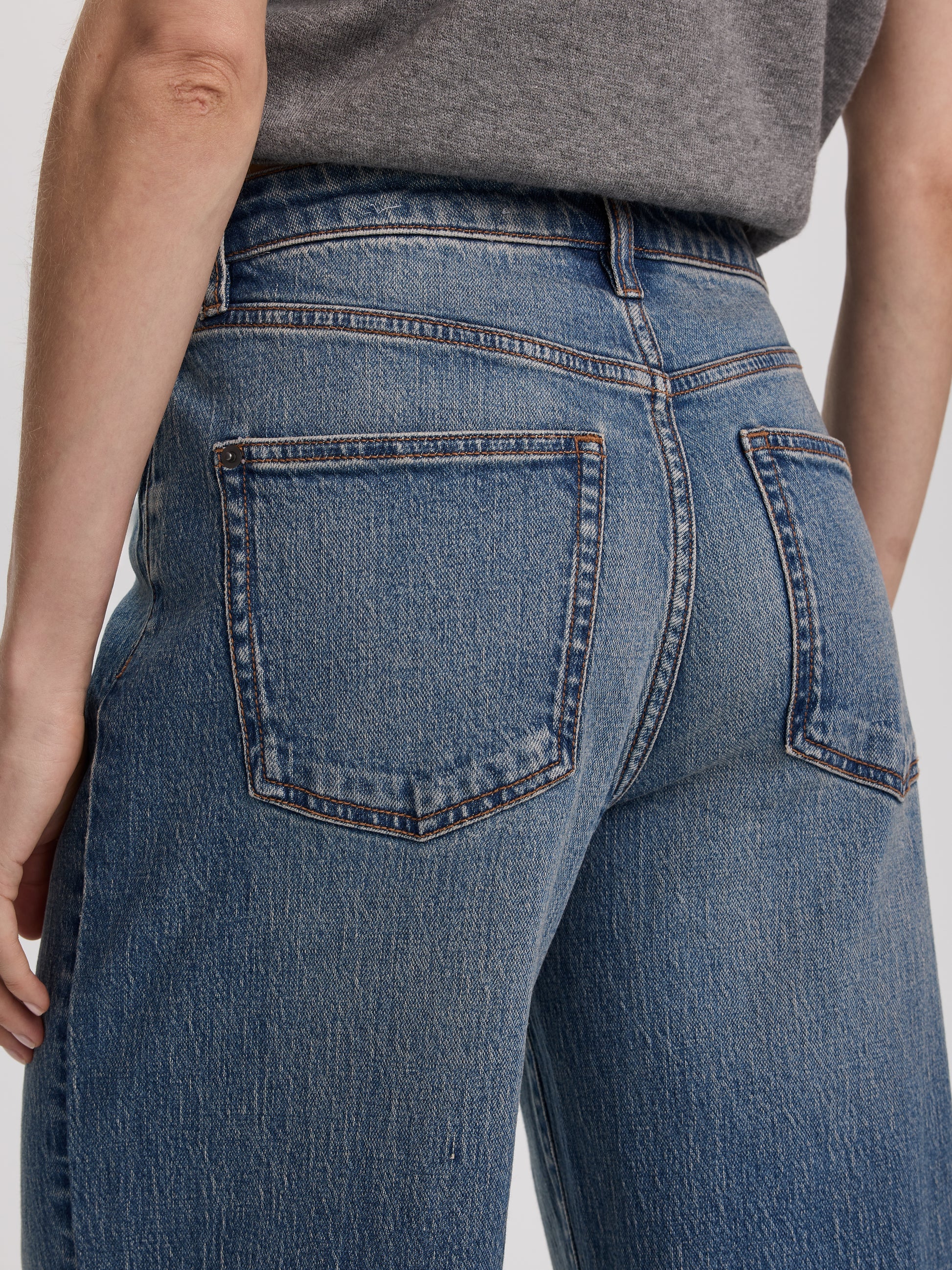 Wide-Leg Mid-Rise Jean