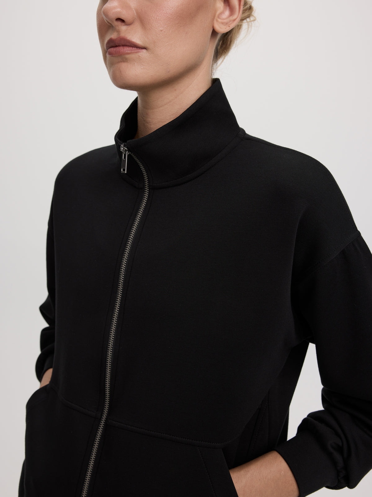 Mock-Neck Zipped Jacket - HYLUX - Hyba