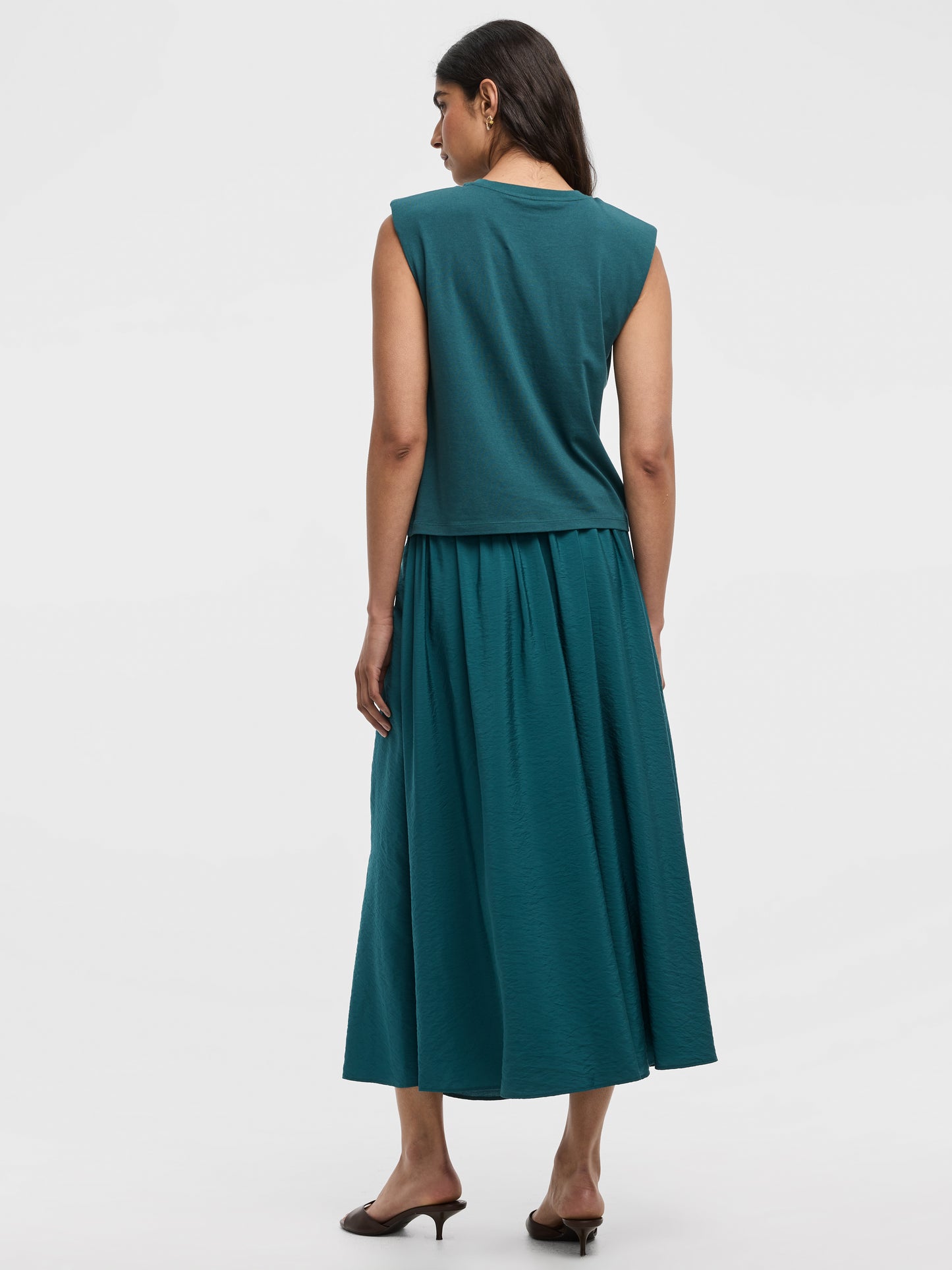 Sleeveless Crew-Neck Top with Shoulder Pads