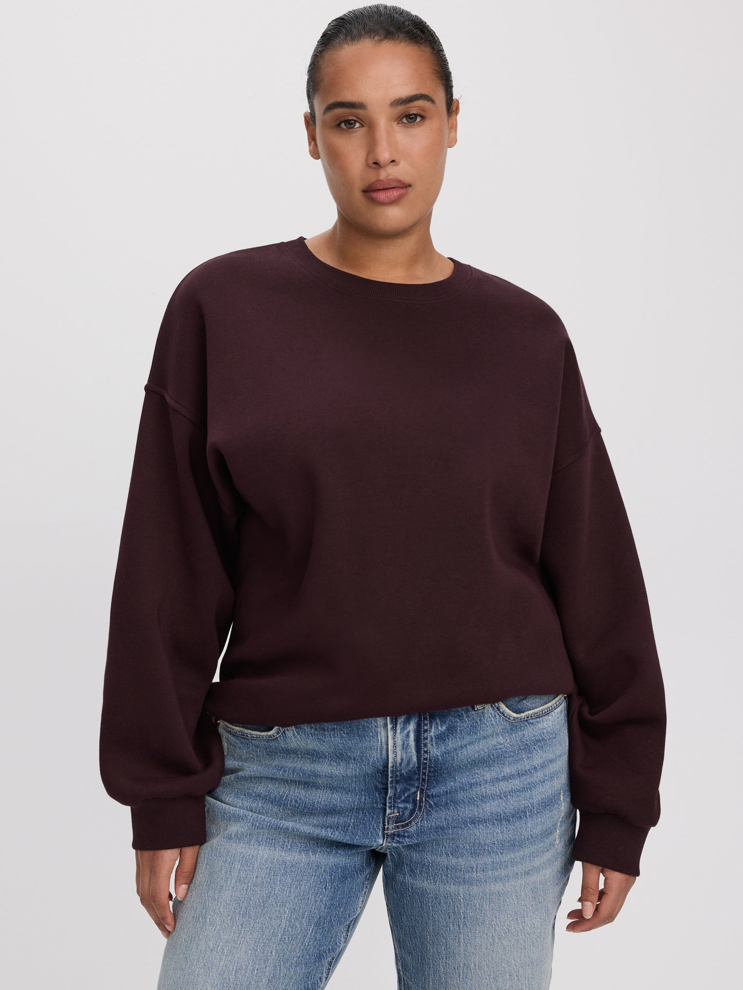 Long Crew-Neck Fleece Sweatshirt - R Essentials