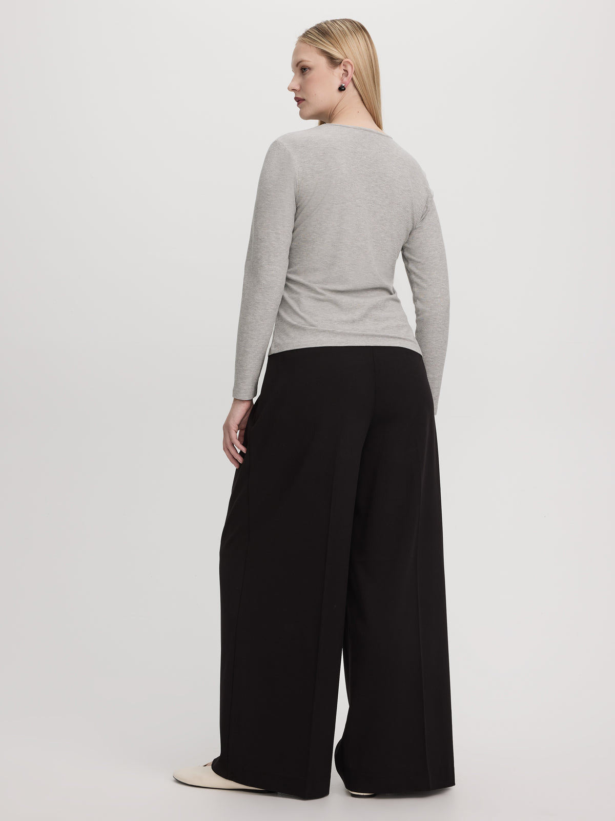 Long-Sleeve Crew-Neck Ribbed T-Shirt - R Essentials
