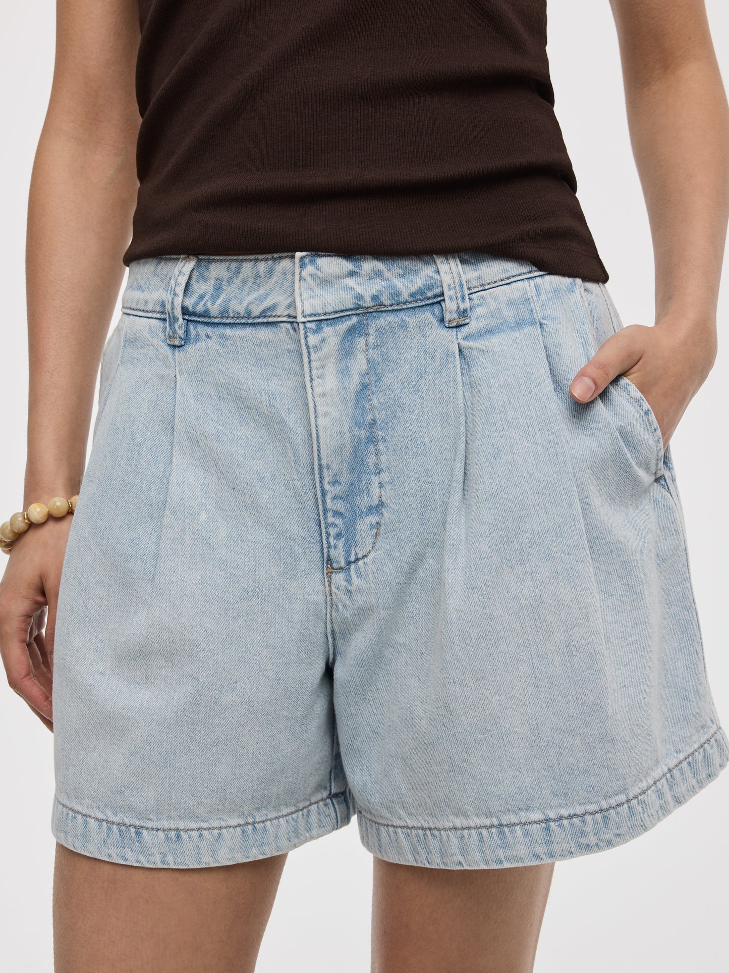 Short à plis en denim