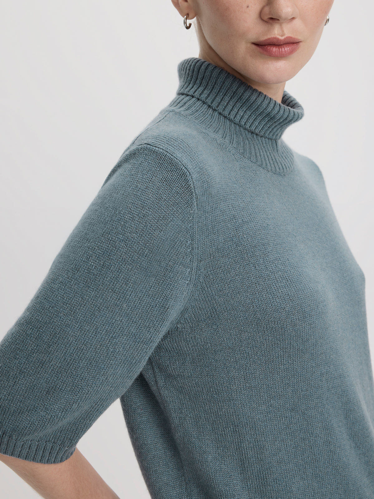 Cashmere-Blend Elbow-Sleeve Turtleneck Sweater