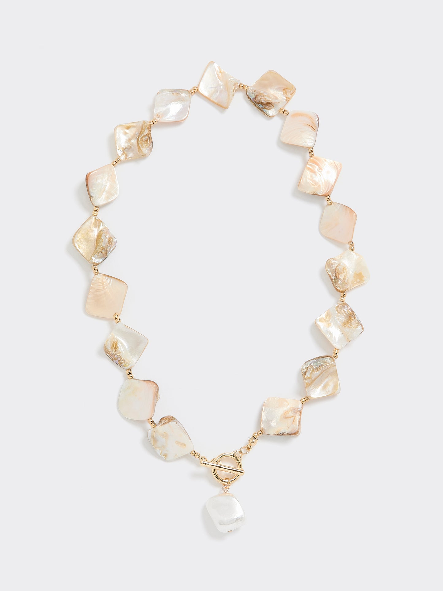 Short Necklace with Shell Beads