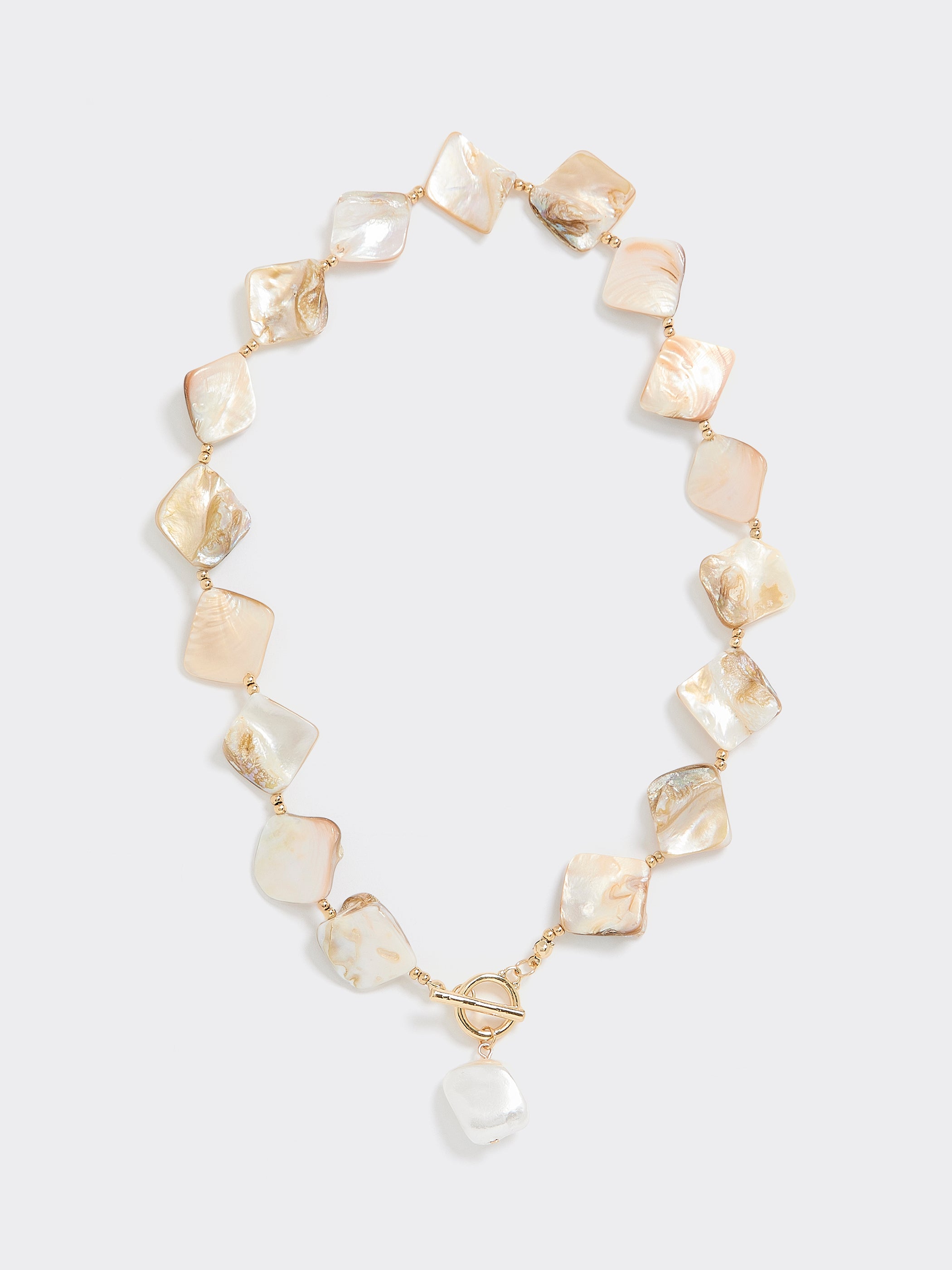 Short Necklace with Shell Beads