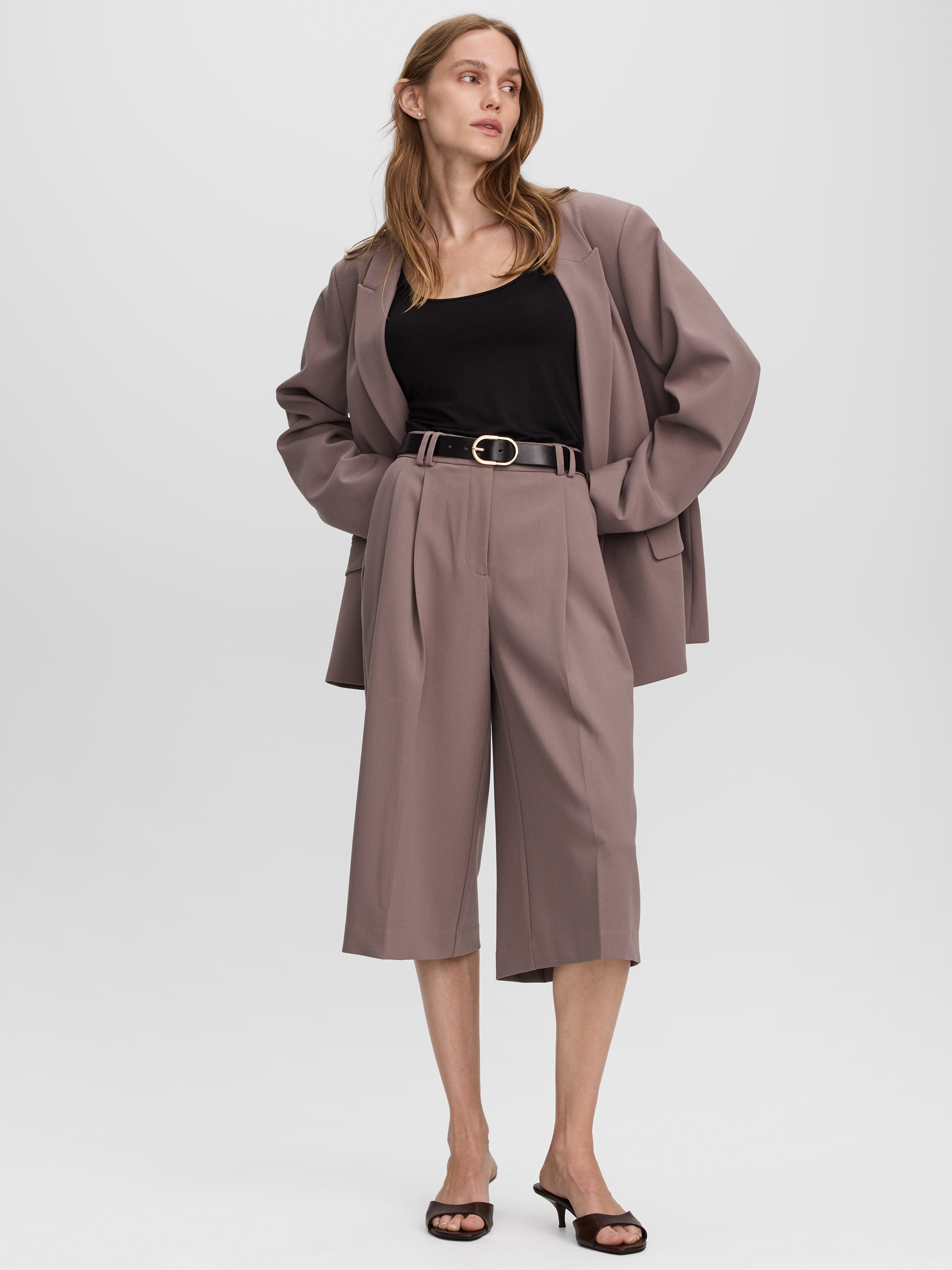 Pleated Bermuda Shorts