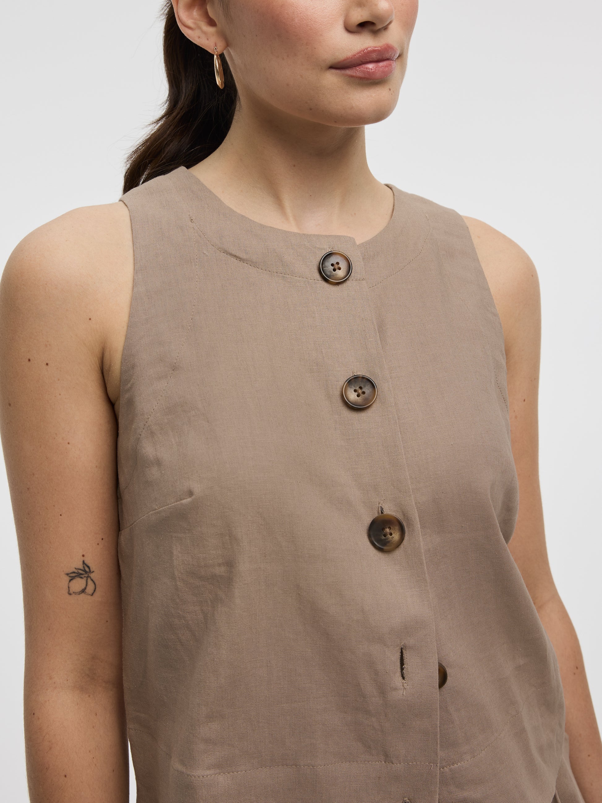 Linen-Blend Vest