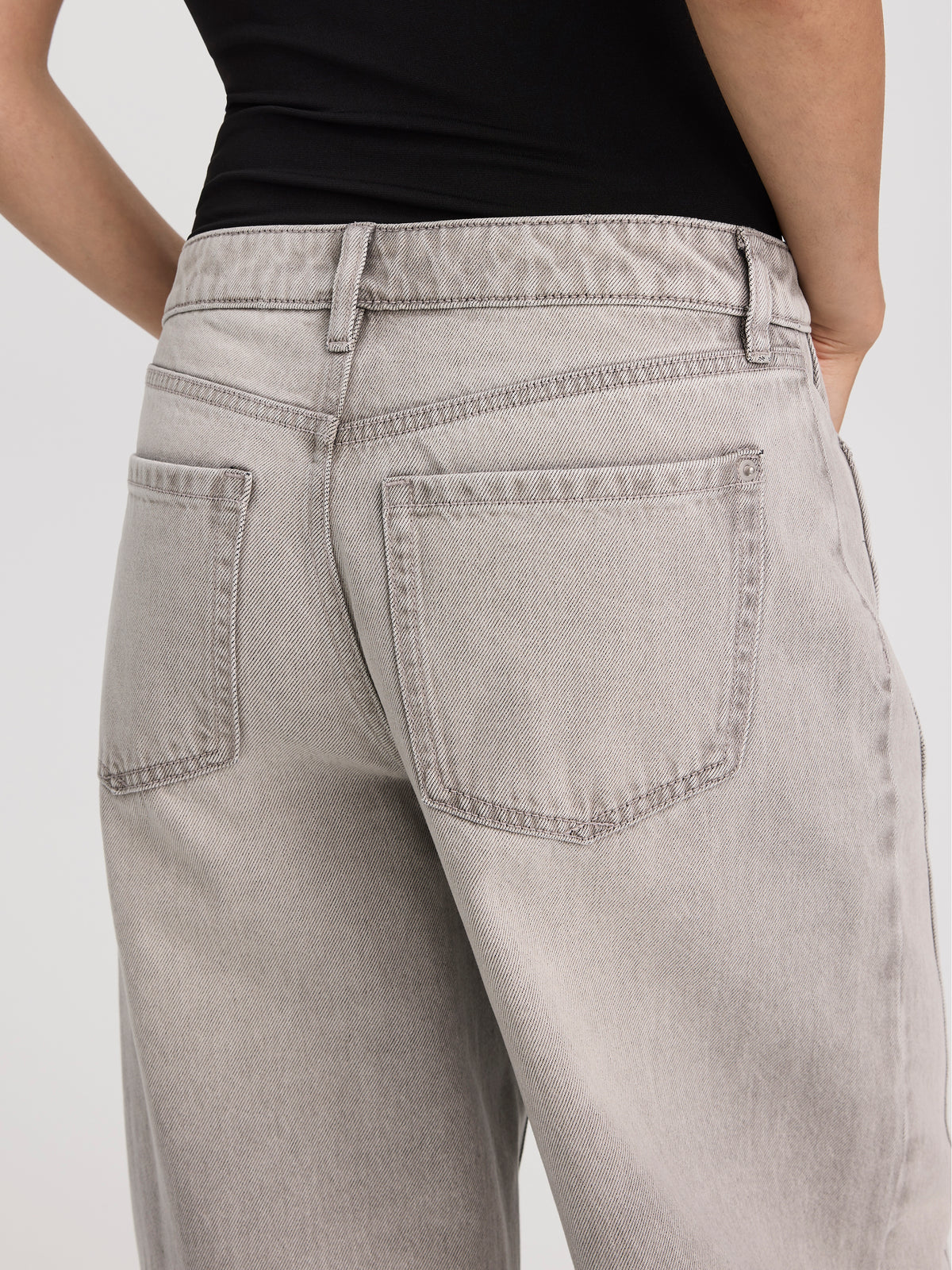 Mid-Rise Barrel Jean