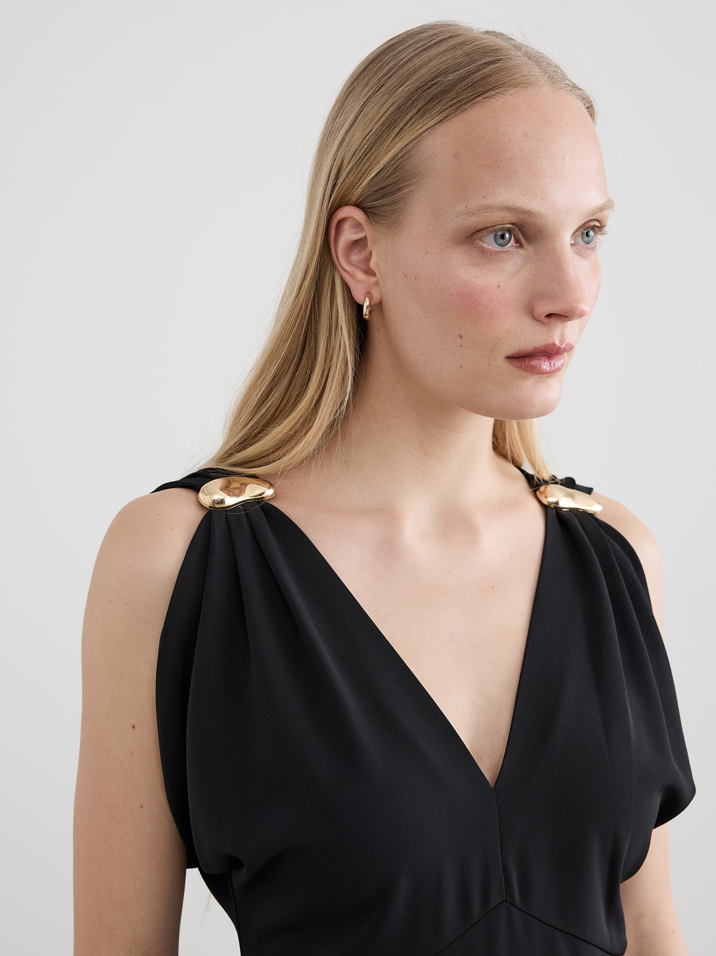 Sleeveless V-Neck Pencil Fitted Dress