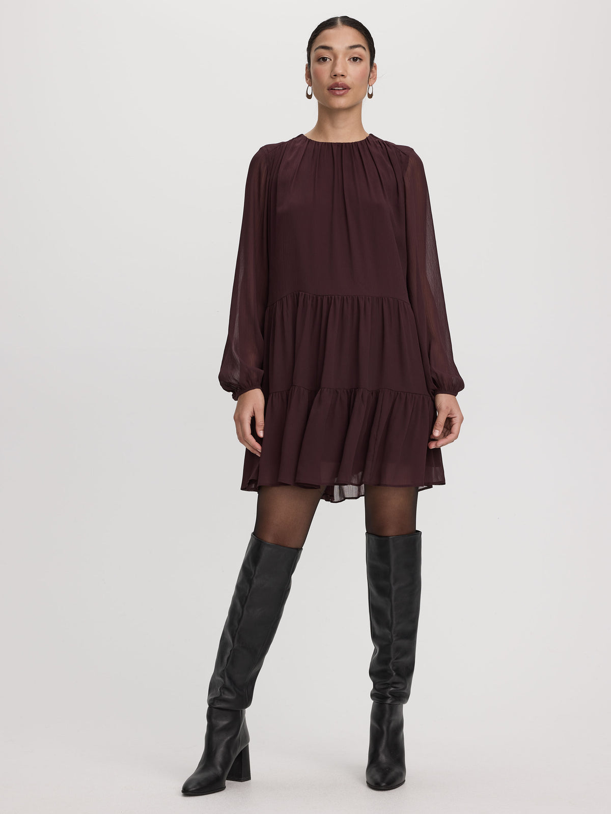 Robe courte en mousseline à manches longues et col rond