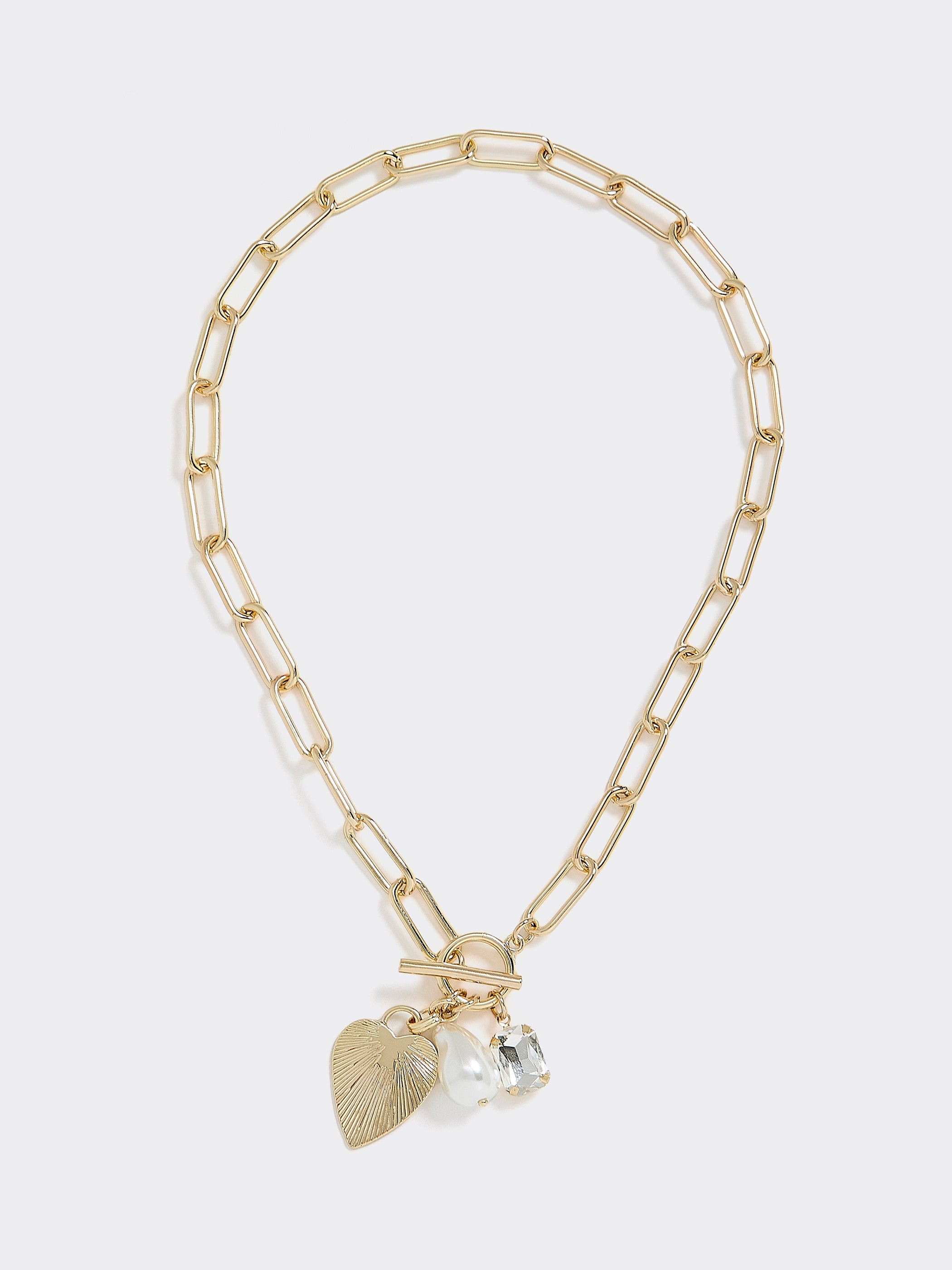 Collier court à breloques