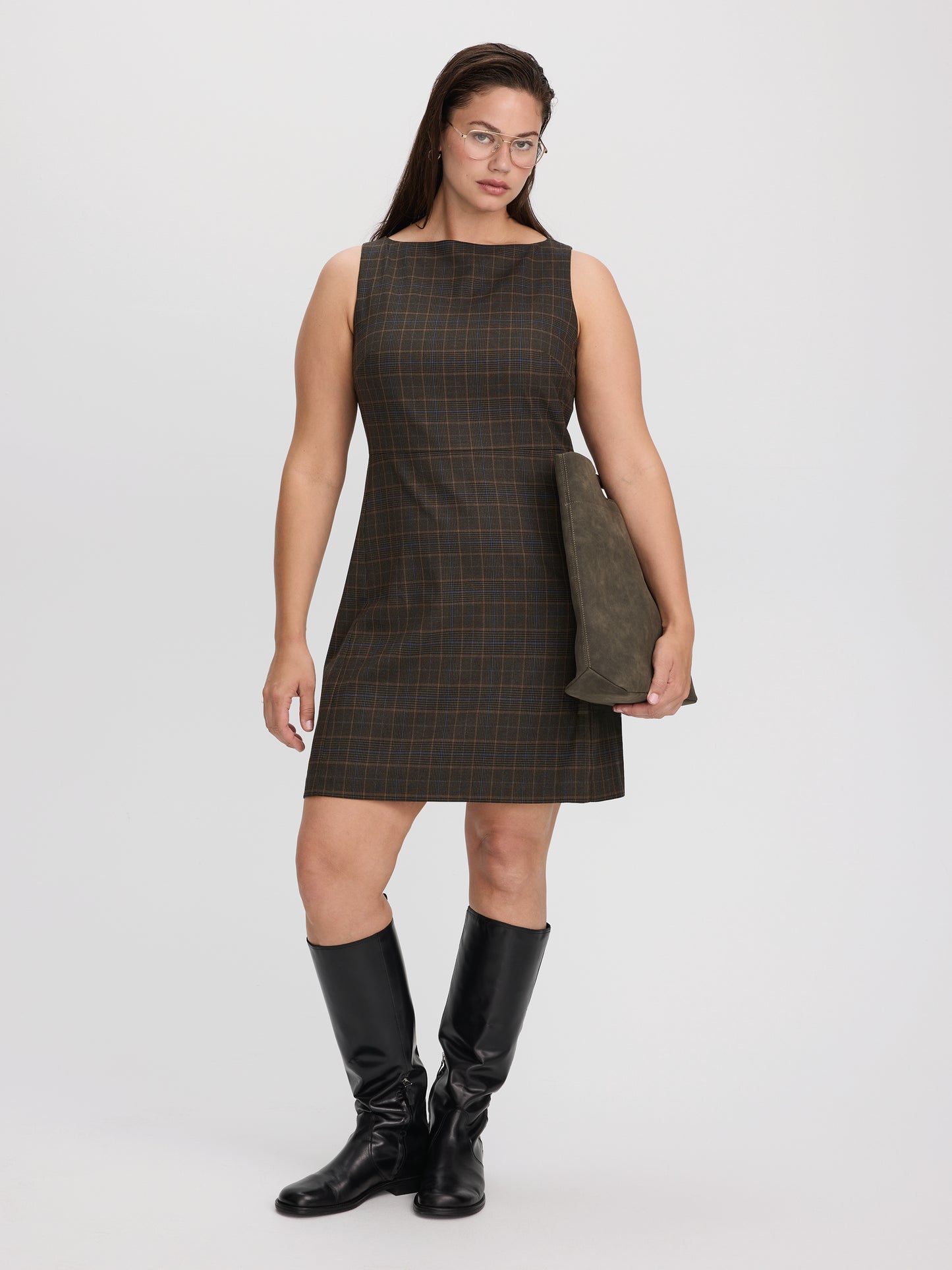 Sleeveless Boat-Neck Fitted Dress
