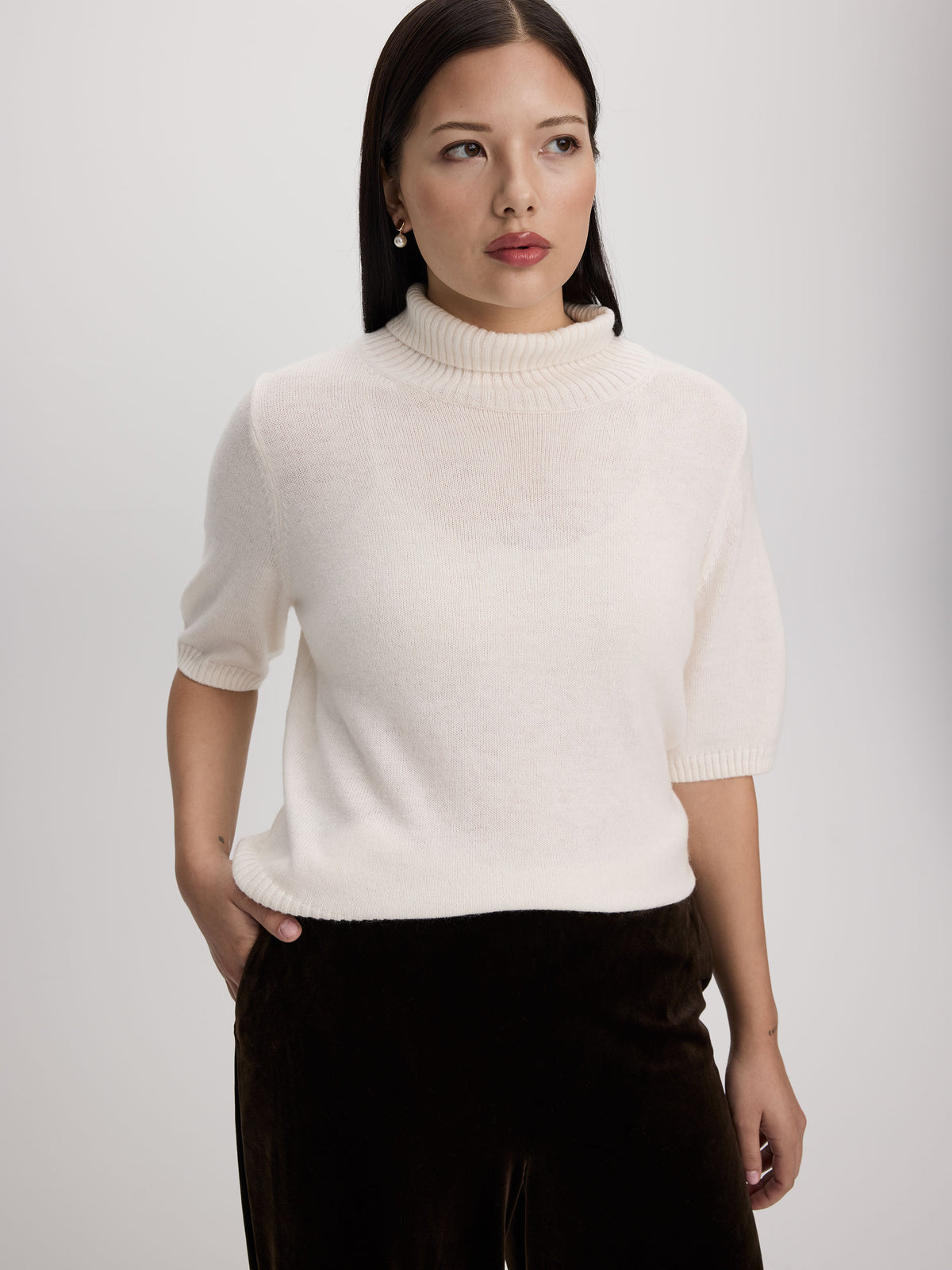 Cashmere-Blend Elbow-Sleeve Turtleneck Sweater