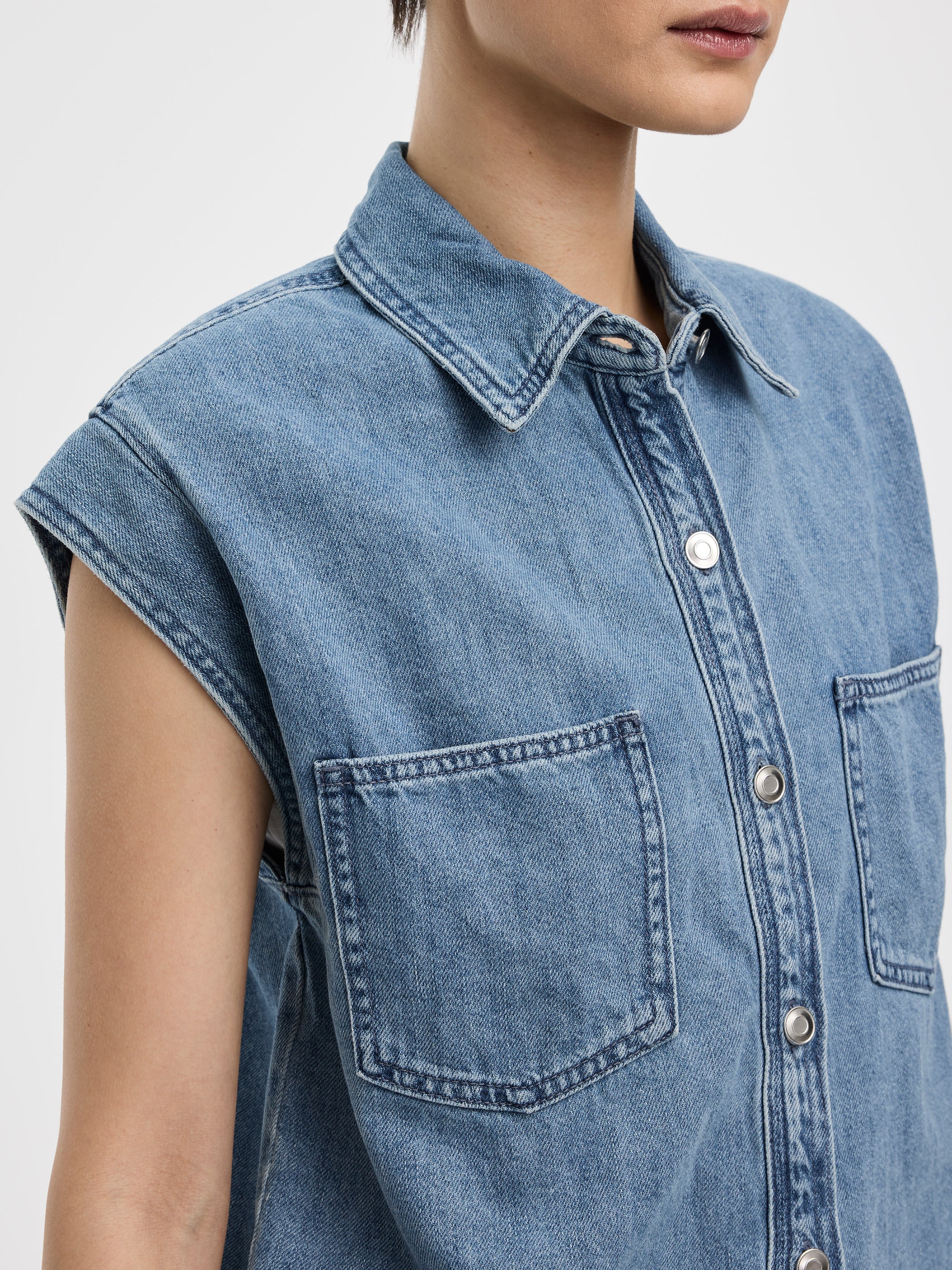 Chemise en denim à manches très courtes