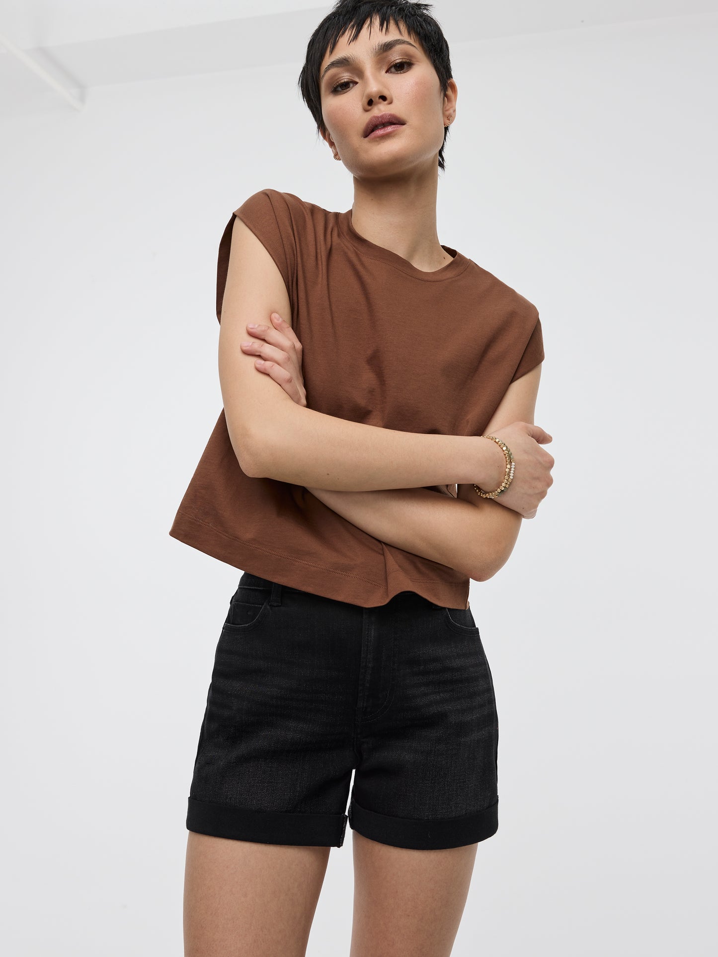 Jean court à jambe large et taille haute