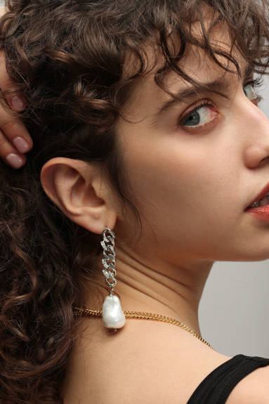 Classicharms-Silver Chain Baroque Pearl Drop Earrings