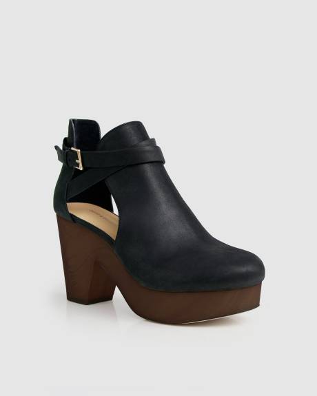 Belle & Bloom Fearless Clog Ankle Boot