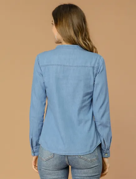 Allegra K- Chemise en jean boutonnée avec poche poitrine et col montant