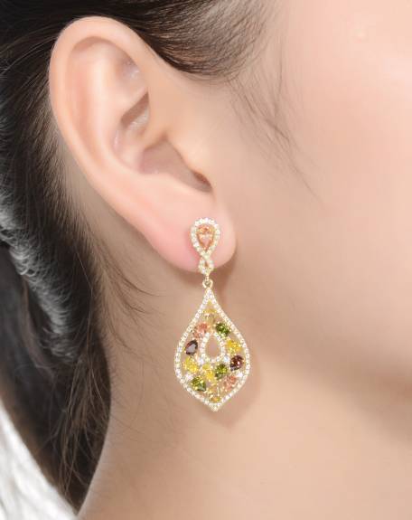Genevive - Boucles d'oreilles pendantes avec accents de zircons cubiques multicolores plaqué or jaune