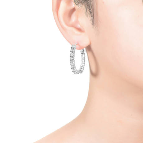 Rachel Glauber Boucles d'oreilles créoles plaquées or blanc avec zircones cubiques transparentes à l'envers