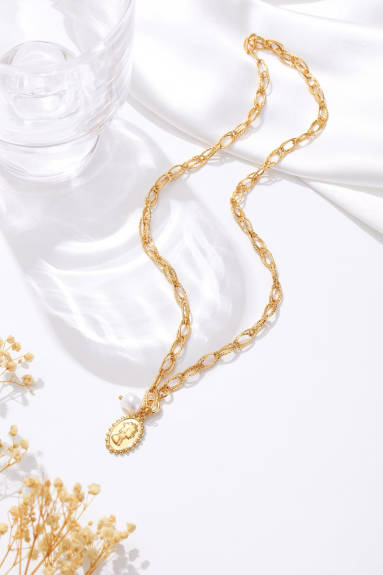 Classicharms-Gold Carved Pendant And Pearl Necklace