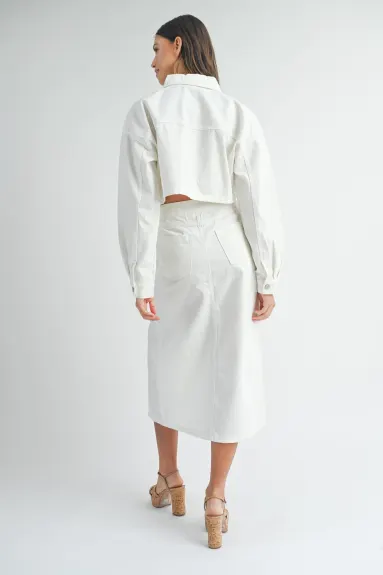 Ensemble veste courte en denim blanc et jupe fendue