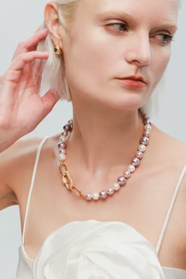Classicharms-Shell Pearl Necklace With Gem-encrusted  Carabiner Lock