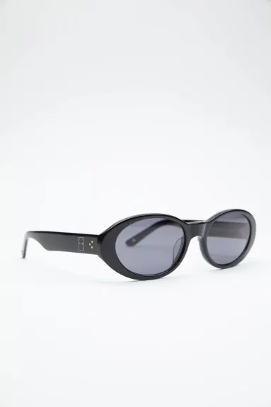 IN THE MOOD FOR LOVE - Caroline Bk Sunglasses With Chain