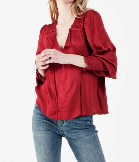 AMELIA RUCHED TOP