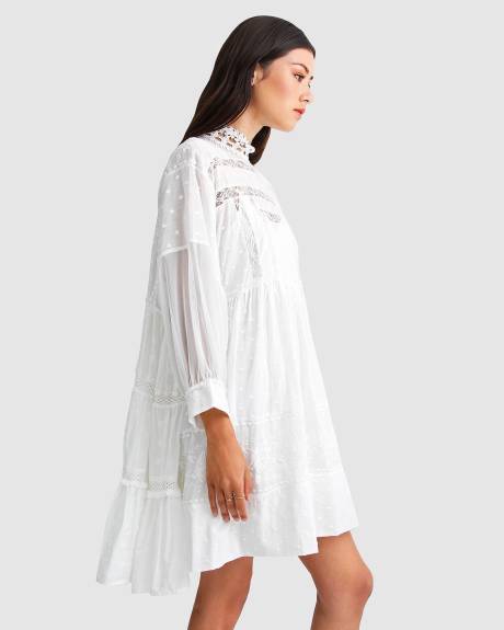 Belle & Bloom Unforgettable mini robe oversize en dentelle - blanc