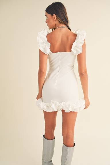 Evercado - Mini-robe moulante blanche avec détail de volants