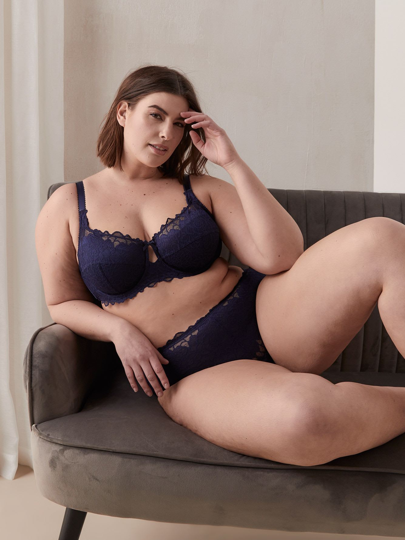 Unlined All-Over Lace Bra - Déesse Collection