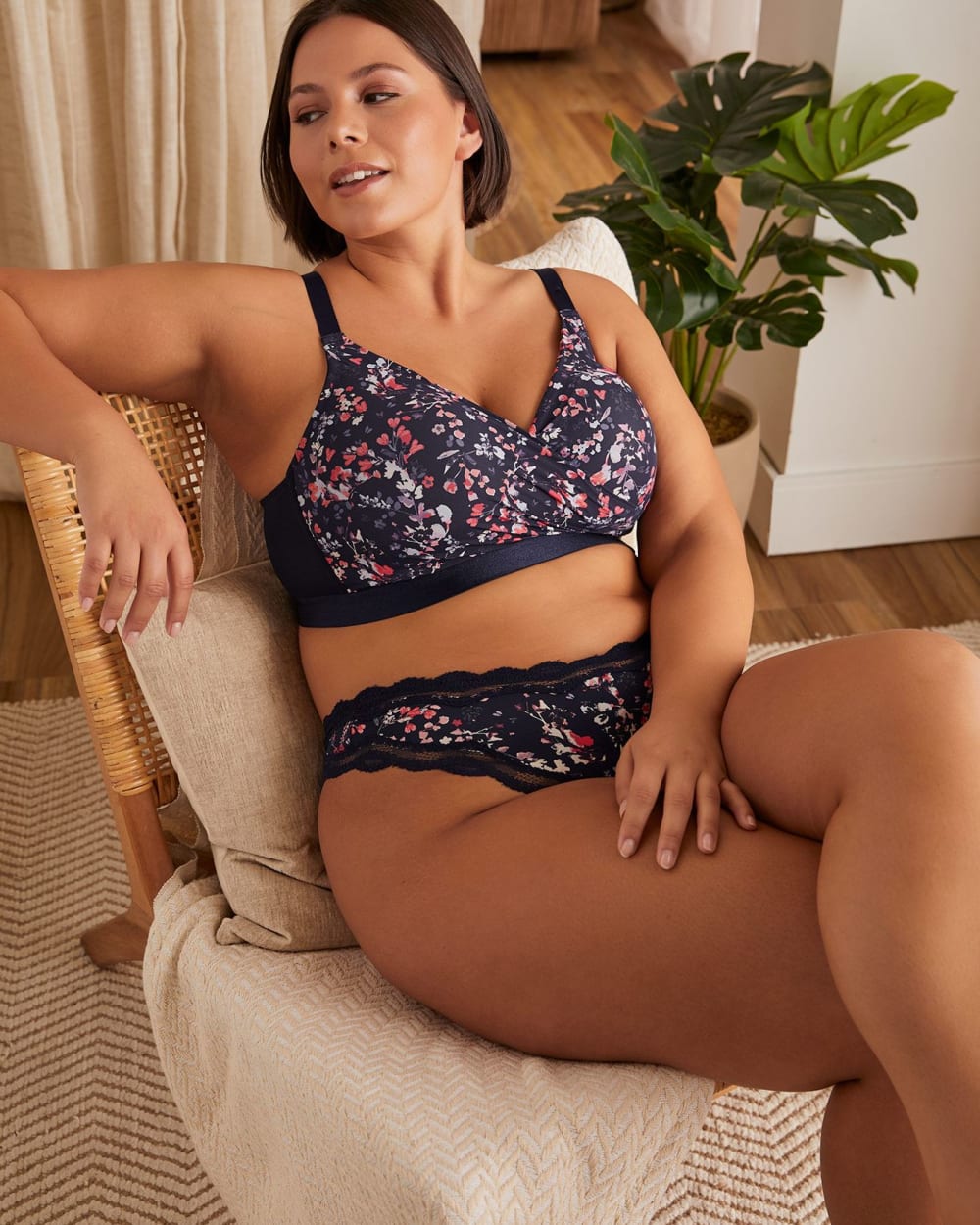 Wireless Padded Lounge Bra, G-H Cups - Déesse Collection