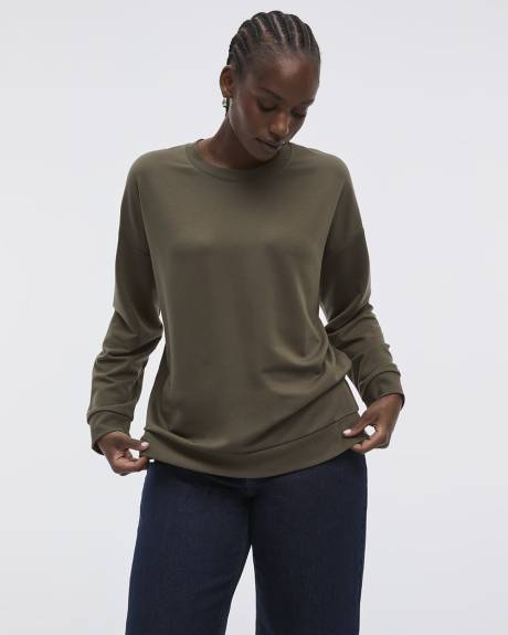 Long-Sleeve Crew-Neck Sweatshirt - R Essentials