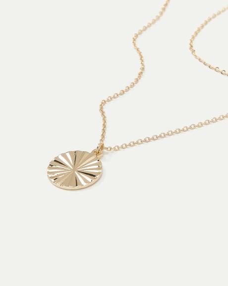 Delicate Chain with Textured Circle Pendant
