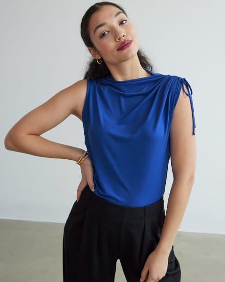 Extended Sleeves Knitted Top with Funnel Neckline